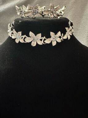 Vintage Coro Silver Tone Floral Blue Crystal Choker Necklace and Bracelet Set